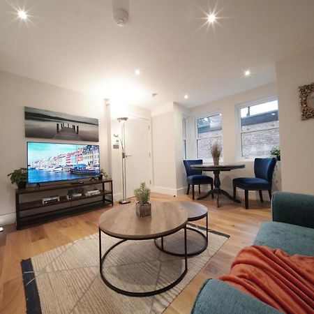 Ritual Stays: Stylish City Centre Flat with Workspace St Albans Exterior photo