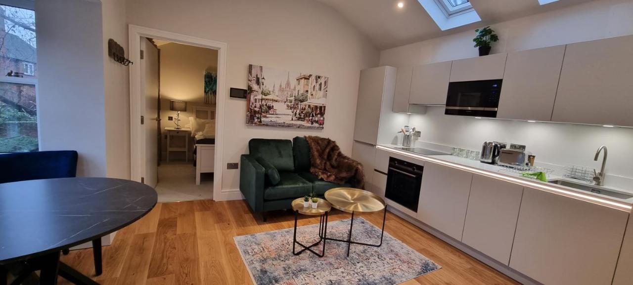 Ritual Stays: Stylish City Centre Flat with Workspace St Albans Exterior photo