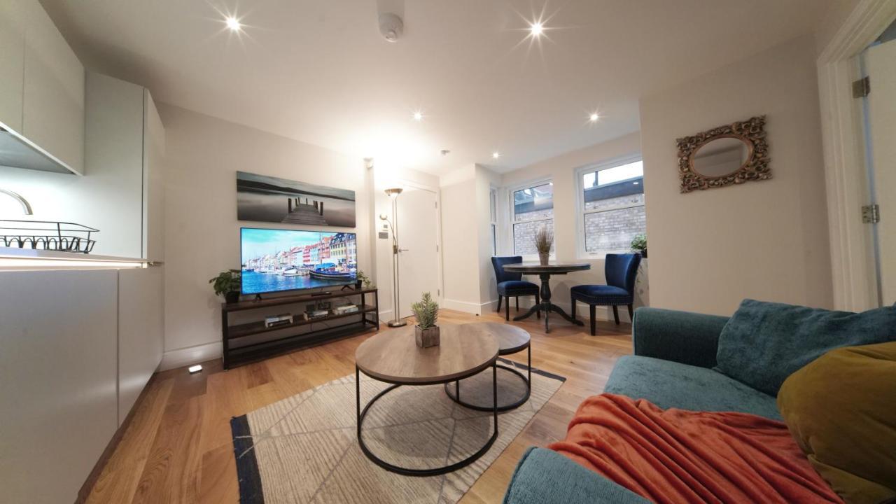 Ritual Stays: Stylish City Centre Flat with Workspace St Albans Exterior photo