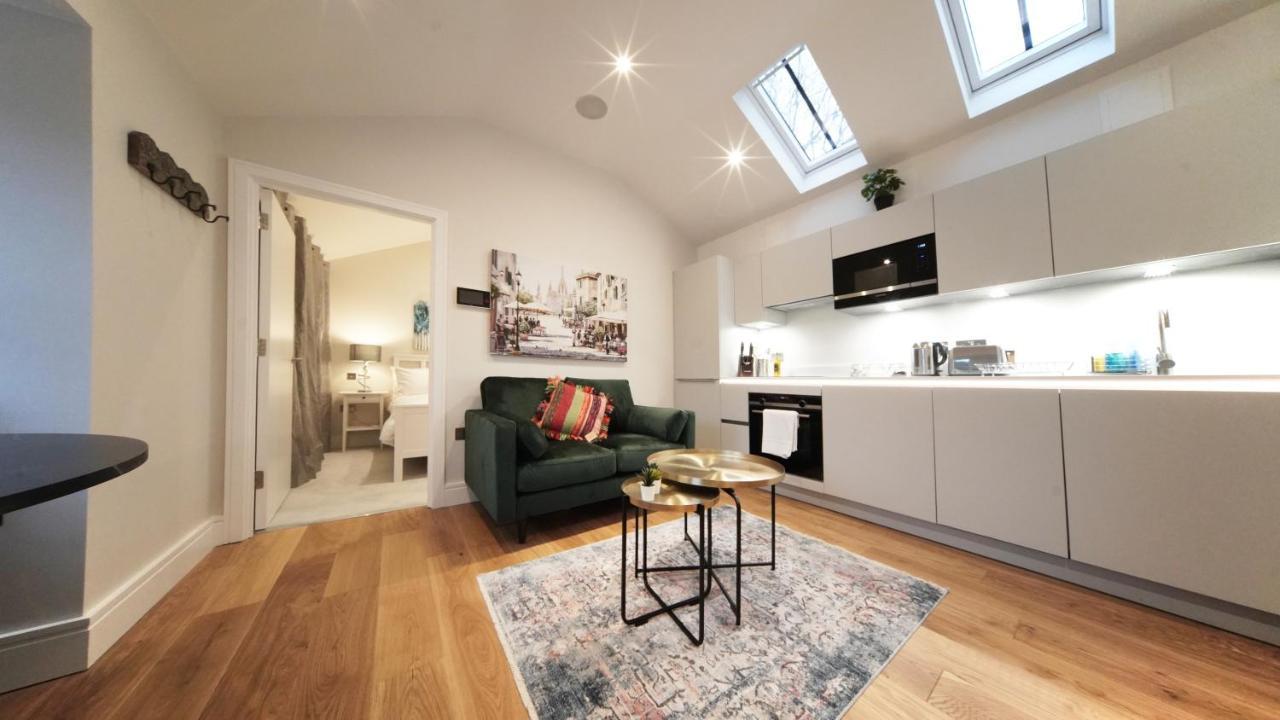 Ritual Stays: Stylish City Centre Flat with Workspace St Albans Exterior photo