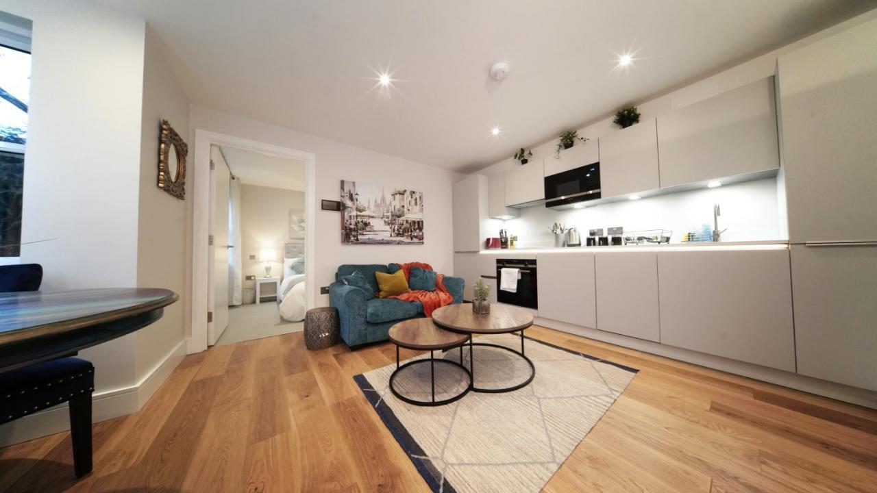 Ritual Stays: Stylish City Centre Flat with Workspace St Albans Exterior photo